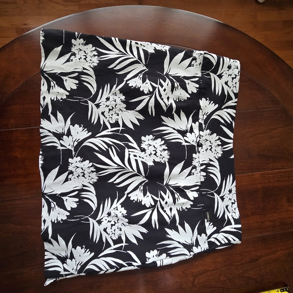 S.C. & CO. Womens Size XXL Black Floral 360 Degree Tummy Control Skort Stretch - Picture 8 of 8